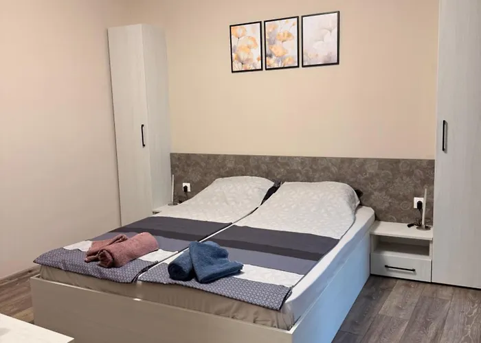 Danny Welcomes Апартамент *