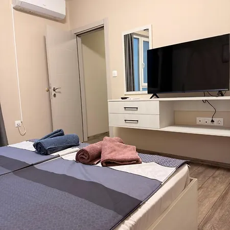 Danny Apartment 2 - Top Location - Frontex Welcome *